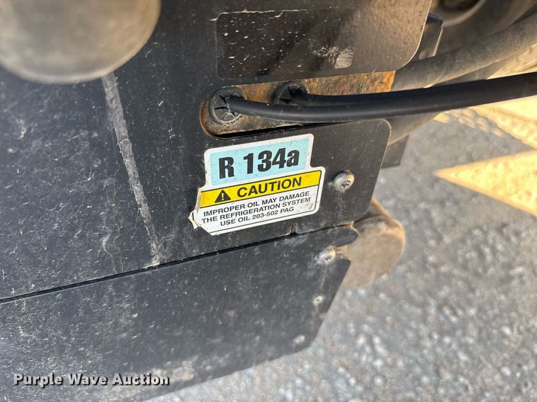 image for item EG6435 2019 Freightliner Cascadia semi truck