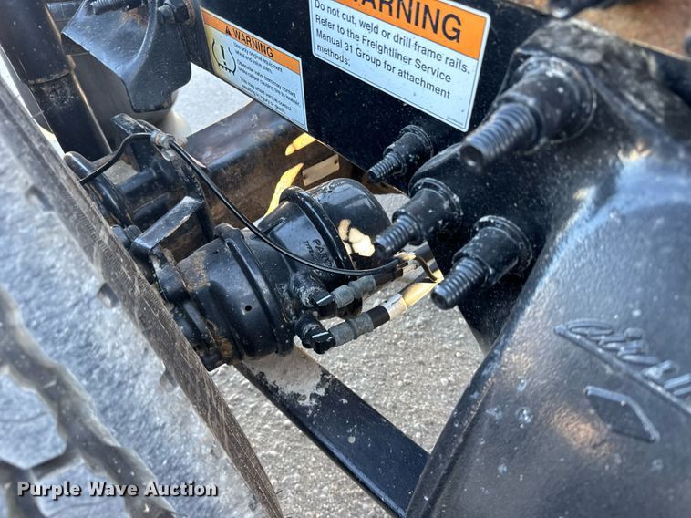 image for item EG6435 2019 Freightliner Cascadia semi truck