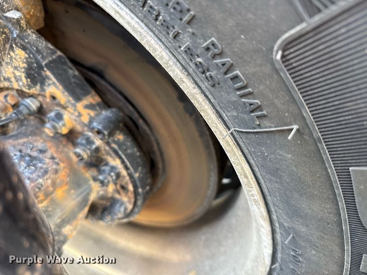 image for item EG6435 2019 Freightliner Cascadia semi truck