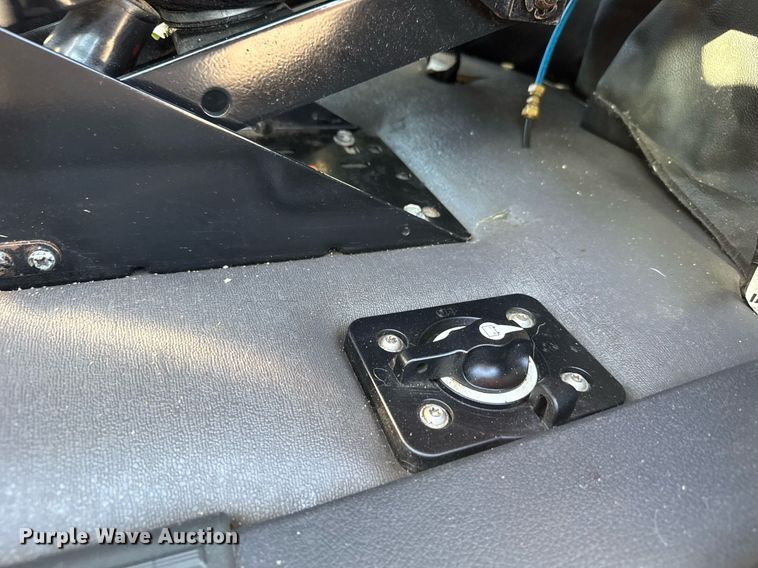 image for item EG6435 2019 Freightliner Cascadia semi truck