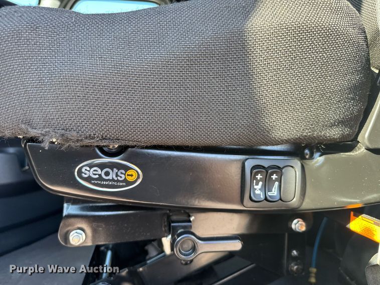 image for item EG6435 2019 Freightliner Cascadia semi truck