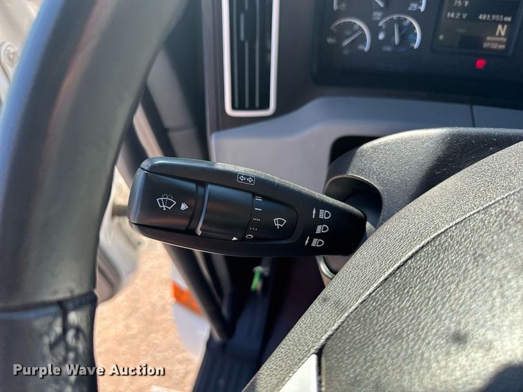 image for item EG6435 2019 Freightliner Cascadia semi truck