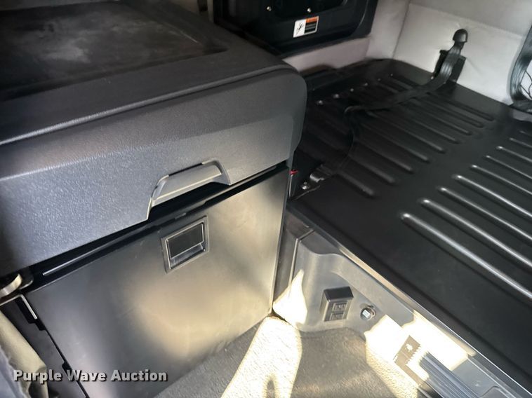 image for item EG6435 2019 Freightliner Cascadia semi truck