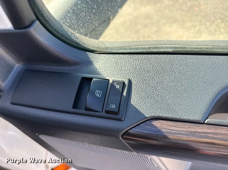 image for item EG6435 2019 Freightliner Cascadia semi truck