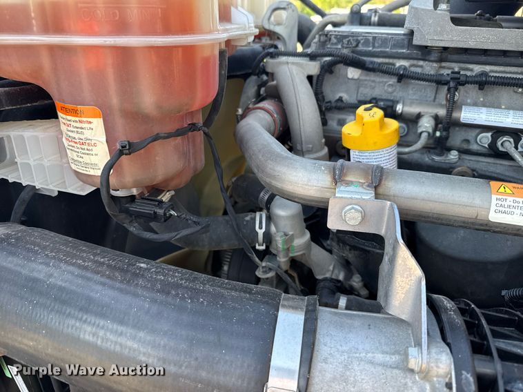 image for item EG6435 2019 Freightliner Cascadia semi truck