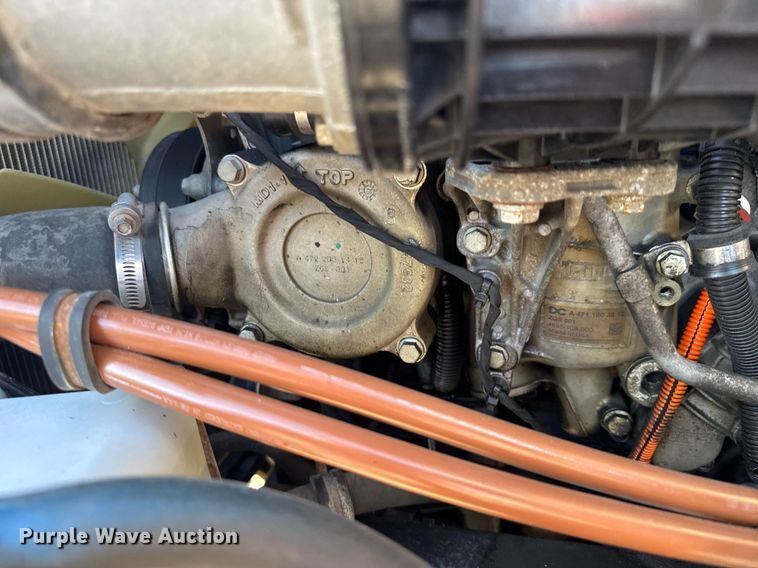 image for item EG6435 2019 Freightliner Cascadia semi truck