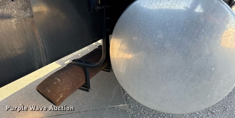 image for item EG6436 2021 Volvo VNL semi truck