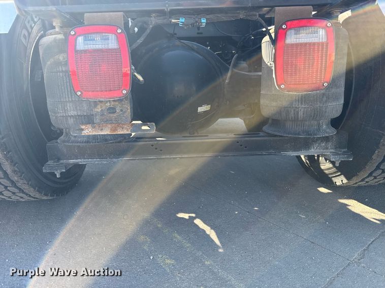 image for item EG6436 2021 Volvo VNL semi truck