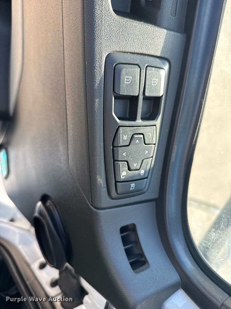 image for item EG6436 2021 Volvo VNL semi truck