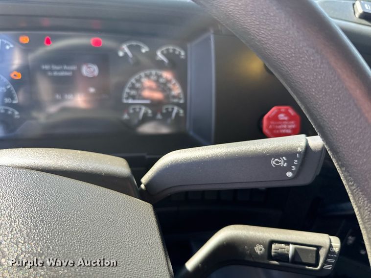 image for item EG6436 2021 Volvo VNL semi truck