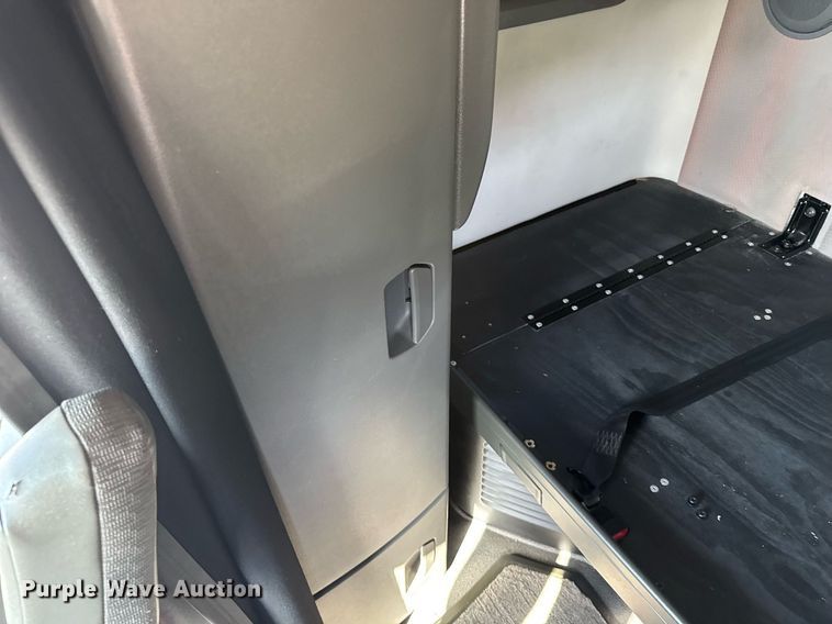 image for item EG6436 2021 Volvo VNL semi truck