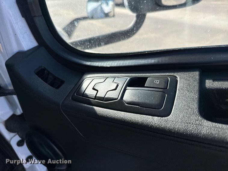 image for item EG6436 2021 Volvo VNL semi truck