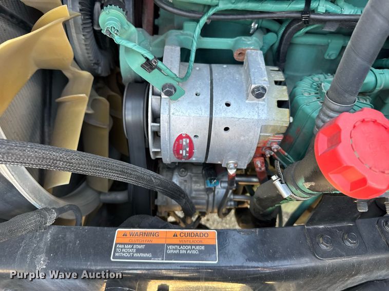 image for item EG6436 2021 Volvo VNL semi truck