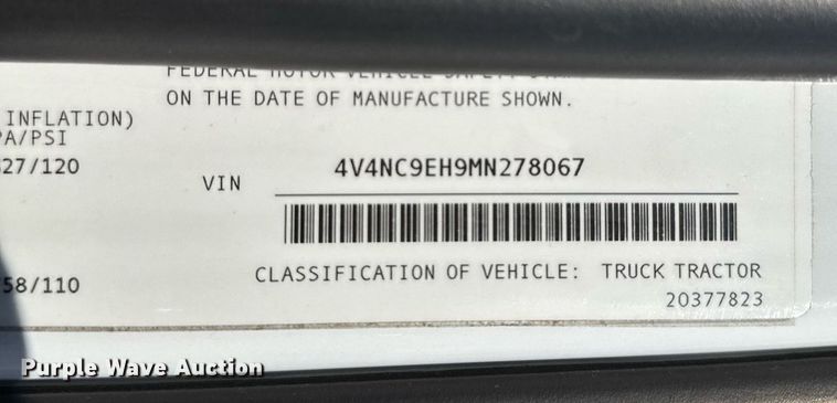 image for item EG6436 2021 Volvo VNL semi truck