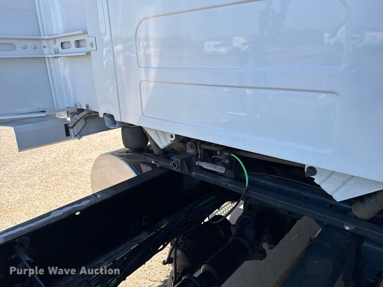 image for item EG6437 2021 Volvo VNL semi truck