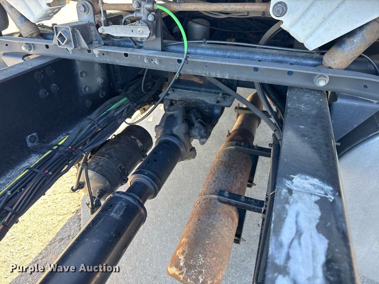 image for item EG6437 2021 Volvo VNL semi truck