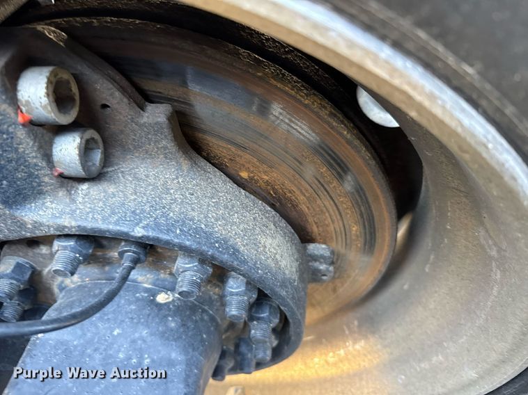 image for item EG6437 2021 Volvo VNL semi truck