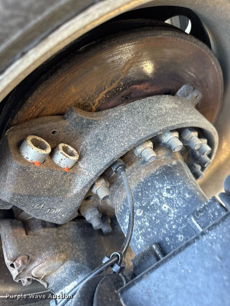 image for item EG6437 2021 Volvo VNL semi truck