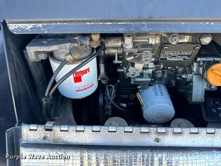 image for item EG6437 2021 Volvo VNL semi truck