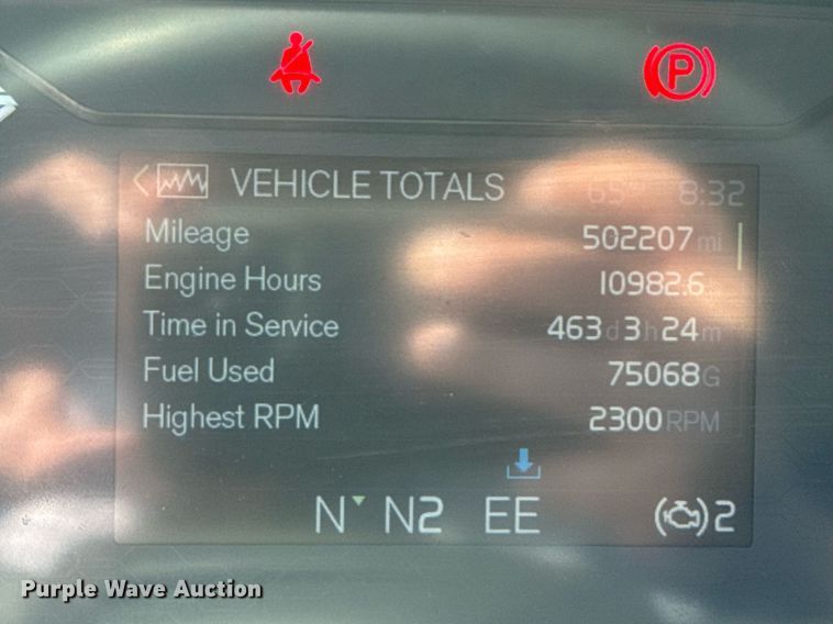 image for item EG6437 2021 Volvo VNL semi truck