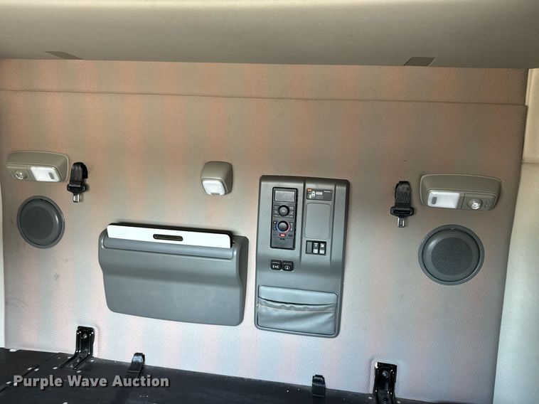 image for item EG6437 2021 Volvo VNL semi truck