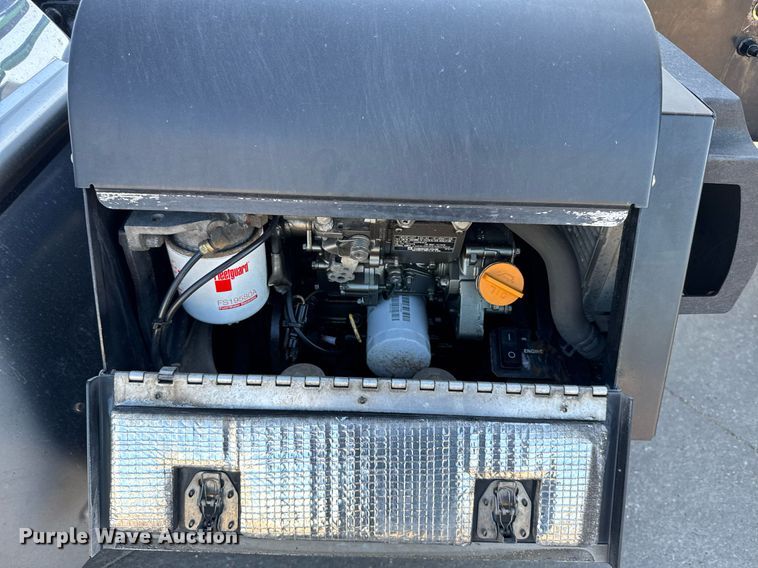 image for item EG6437 2021 Volvo VNL semi truck