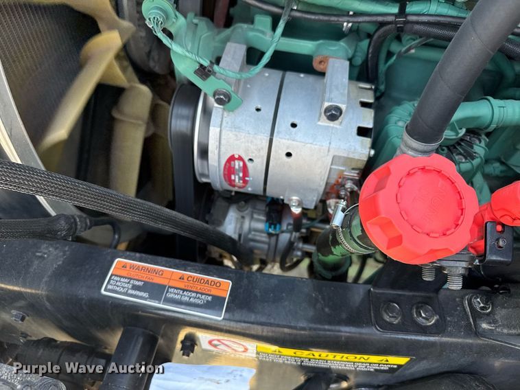 image for item EG6437 2021 Volvo VNL semi truck