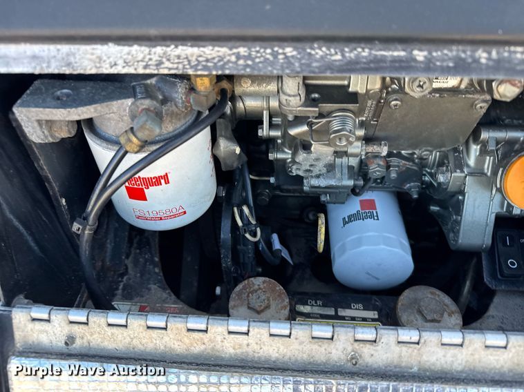 image for item EG6438 2019 Freightliner Cascadia semi truck