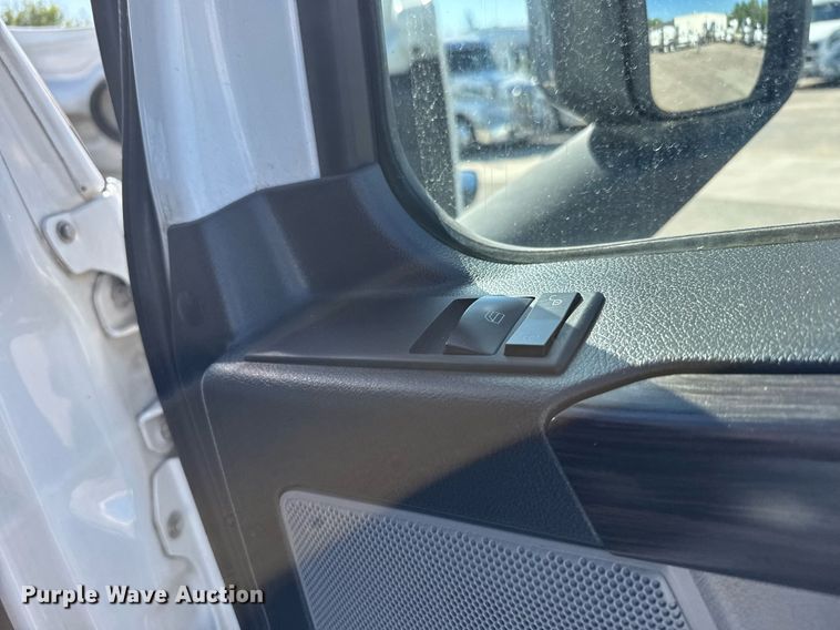 image for item EG6438 2019 Freightliner Cascadia semi truck