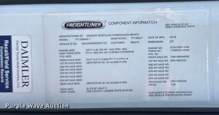 image for item EG6438 2019 Freightliner Cascadia semi truck