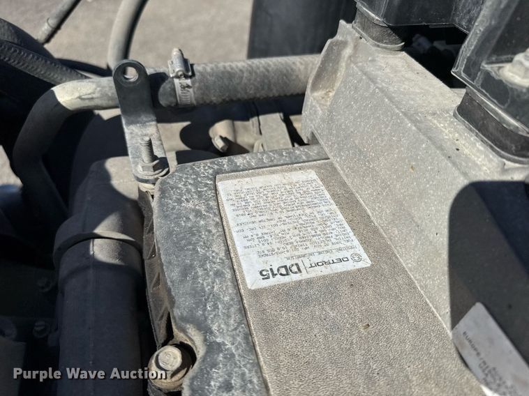 image for item EG6438 2019 Freightliner Cascadia semi truck