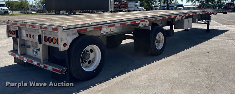 image for item EG6439 2014 Mac flatbed trailer