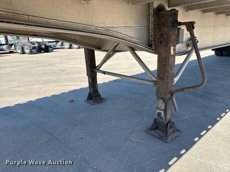 image for item EG6439 2014 Mac flatbed trailer