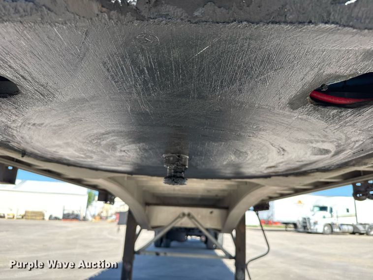 image for item EG6439 2014 Mac flatbed trailer