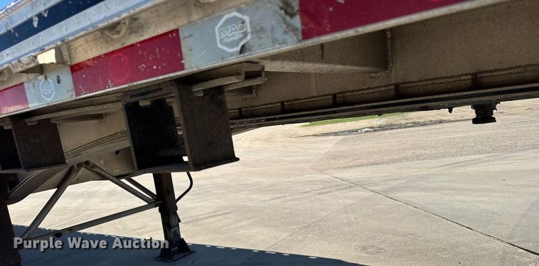 image for item EG6439 2014 Mac flatbed trailer