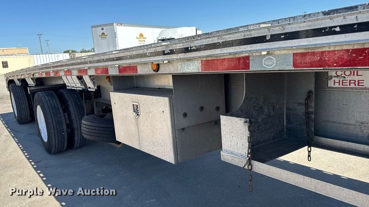 image for item EG6439 2014 Mac flatbed trailer