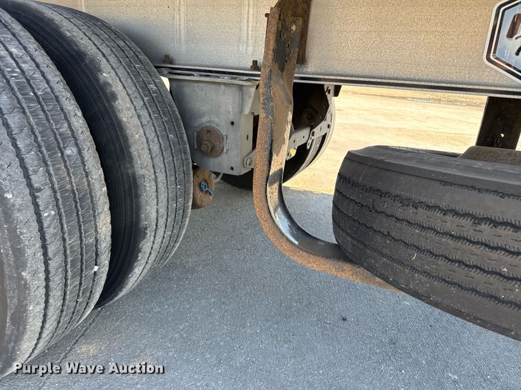 image for item EG6439 2014 Mac flatbed trailer