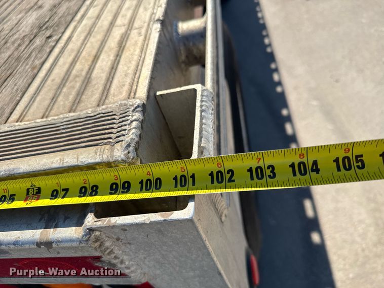 image for item EG6439 2014 Mac flatbed trailer