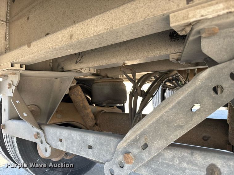 image for item EG6439 2014 Mac flatbed trailer