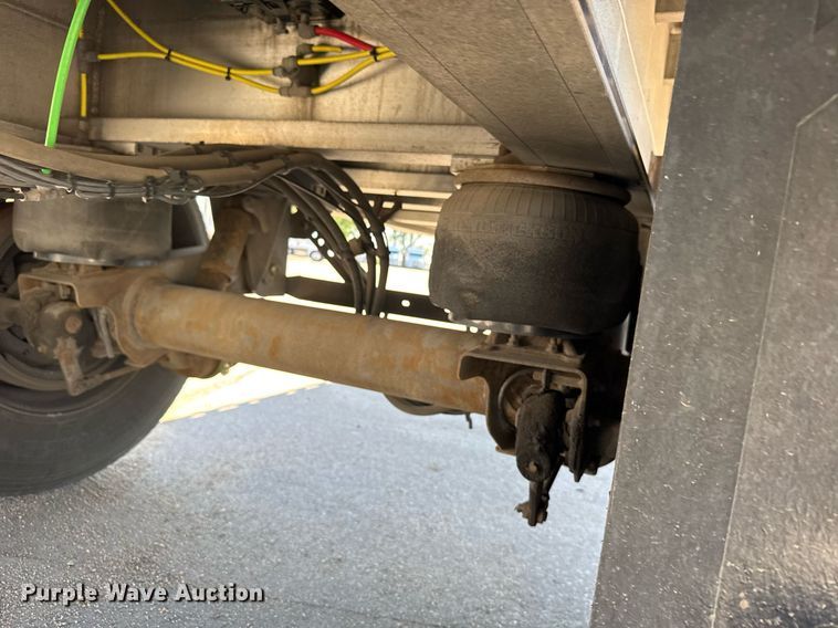 image for item EG6439 2014 Mac flatbed trailer