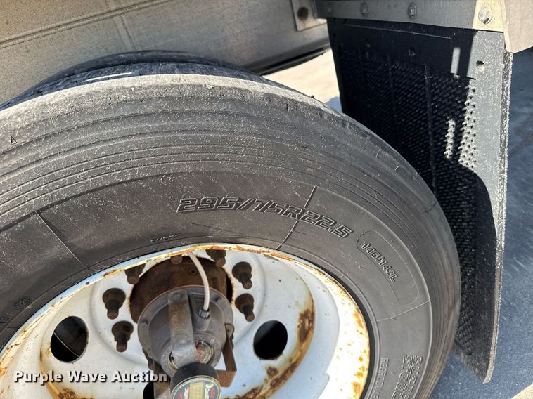 image for item EG6439 2014 Mac flatbed trailer