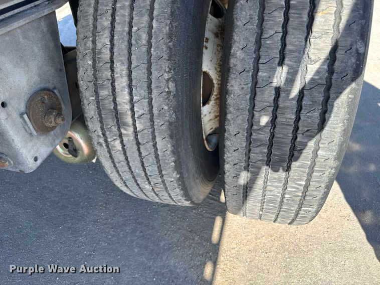 image for item EG6439 2014 Mac flatbed trailer