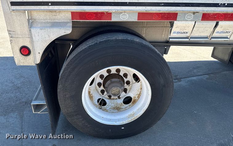 image for item EG6439 2014 Mac flatbed trailer