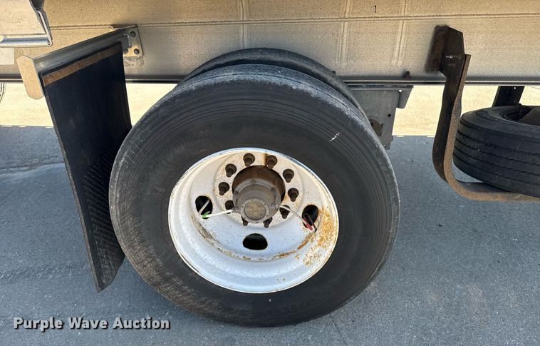 image for item EG6439 2014 Mac flatbed trailer