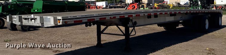 image for item EG6440 2014 Mac flatbed trailer