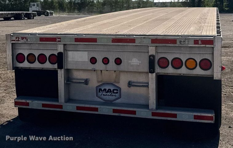 image for item EG6440 2014 Mac flatbed trailer