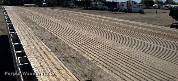 image for item EG6440 2014 Mac flatbed trailer