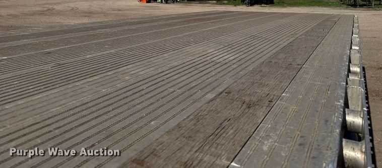 image for item EG6440 2014 Mac flatbed trailer