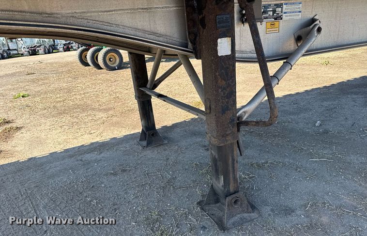 image for item EG6440 2014 Mac flatbed trailer