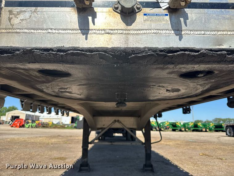 image for item EG6440 2014 Mac flatbed trailer